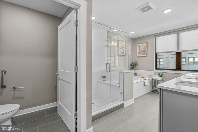 4574 RIVERSIDE WAY, Philadelphia, PA 19127