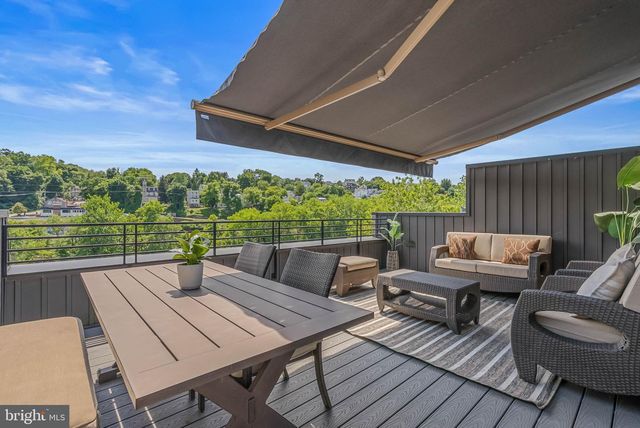 4574 RIVERSIDE WAY, Philadelphia, PA 19127