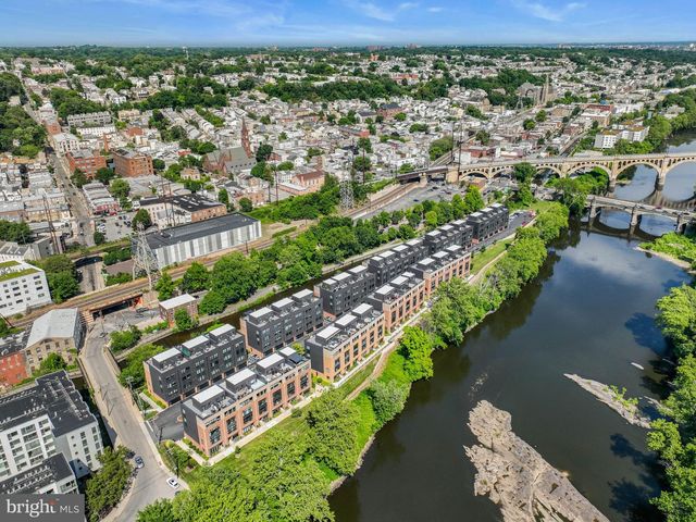 4574 RIVERSIDE WAY, Philadelphia, PA 19127