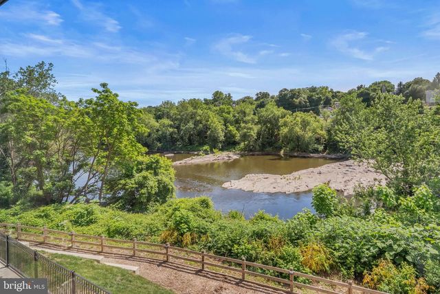 4574 RIVERSIDE WAY, Philadelphia, PA 19127
