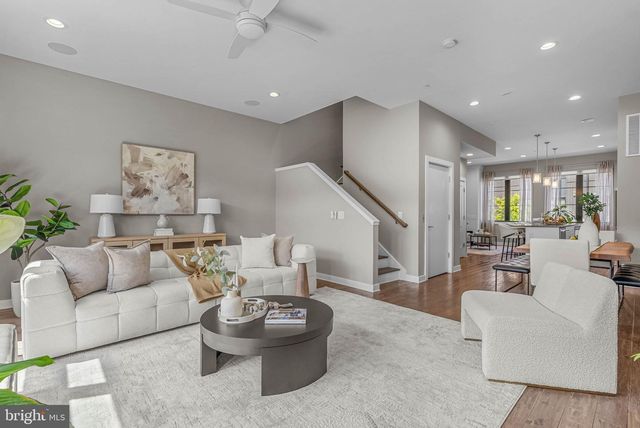 4574 RIVERSIDE WAY, Philadelphia, PA 19127