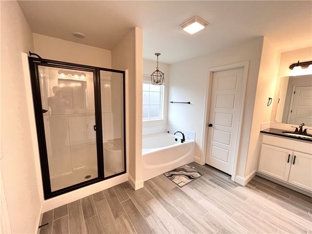 6002 NW Meade Street, Bentonville, AR 72713