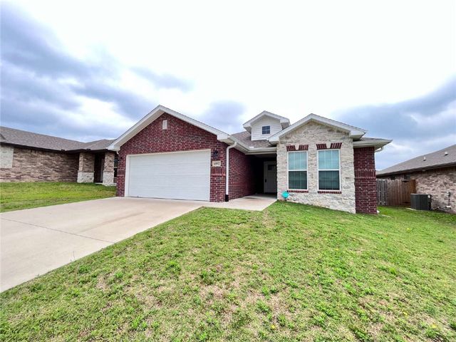 6002 NW Meade Street, Bentonville, AR 72713