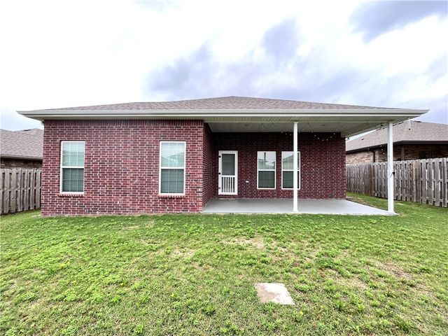 6002 NW Meade Street, Bentonville, AR 72713