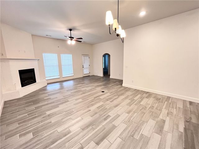 6002 NW Meade Street, Bentonville, AR 72713