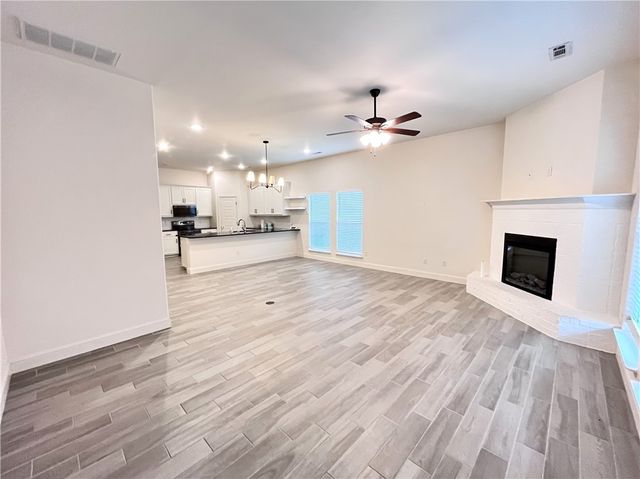 6002 NW Meade Street, Bentonville, AR 72713