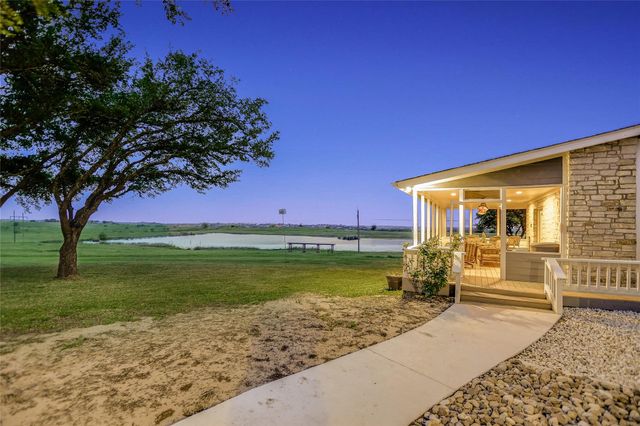 1551 Fm 1466, Coupland, TX 78615