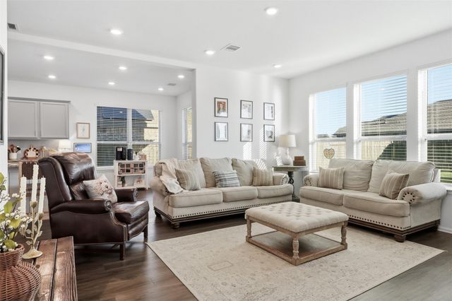 358 Jewett Meadow Dr, Magnolia, TX 77354