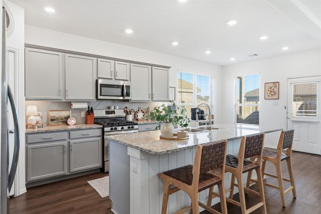 358 Jewett Meadow Dr, Magnolia, TX 77354