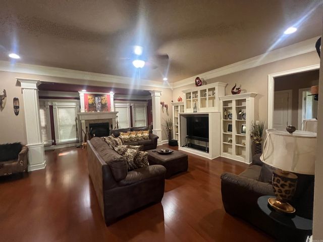 7720 E Worth Avenue, Benton, AR 72019