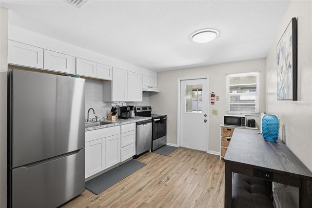 38600 NAOMI AVENUE, Zephyrhills, FL 33542