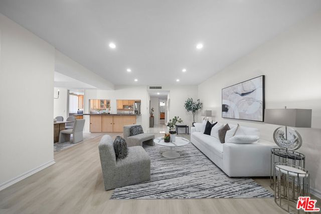4477 Wilshire Boulevard 103, Los Angeles, CA 90010