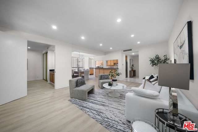 4477 Wilshire Boulevard 103, Los Angeles, CA 90010