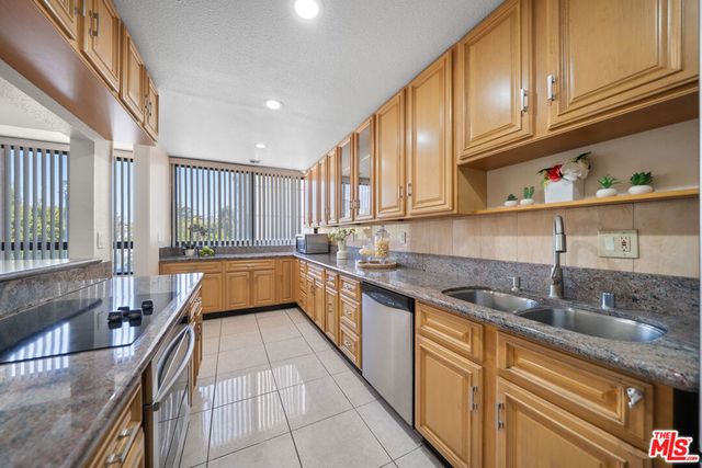 4477 Wilshire Boulevard 103, Los Angeles, CA 90010