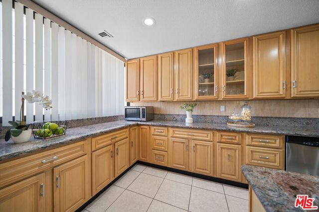 4477 Wilshire Boulevard 103, Los Angeles, CA 90010