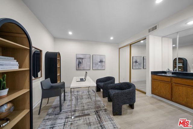 4477 Wilshire Boulevard 103, Los Angeles, CA 90010