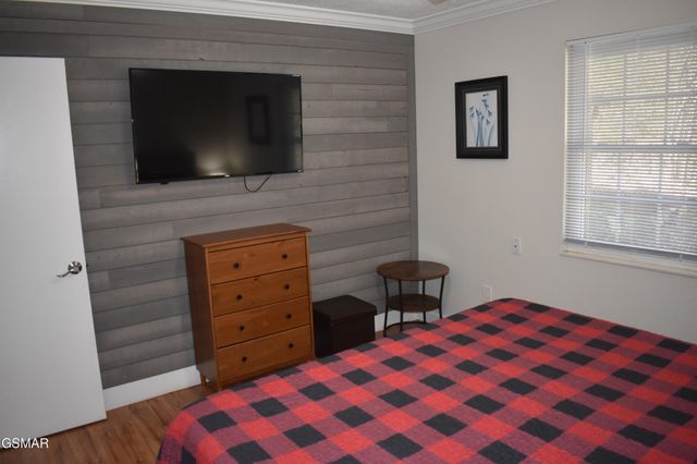 298 Lane Hollow Road, Sevierville, TN 37876
