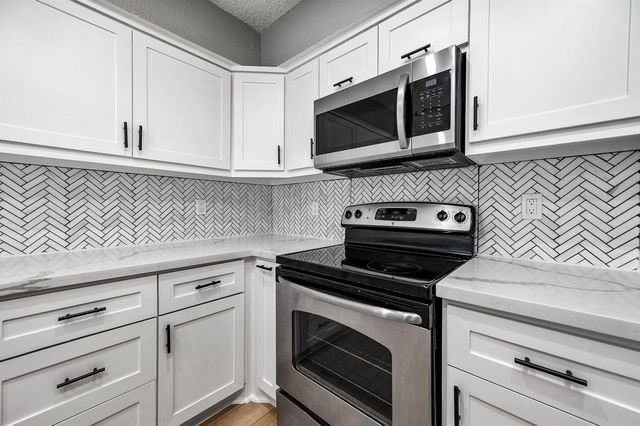 12213 Sandpiper Drive 122, Houston, TX 77035