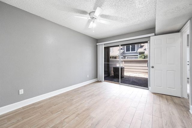 12213 Sandpiper Drive 122, Houston, TX 77035