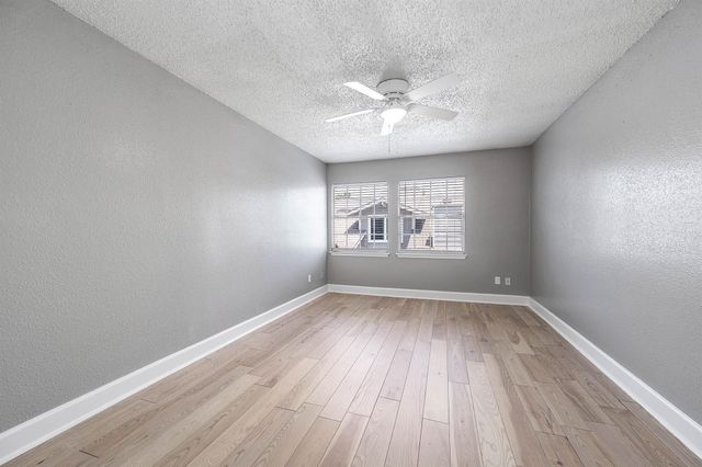 12213 Sandpiper Drive 122, Houston, TX 77035