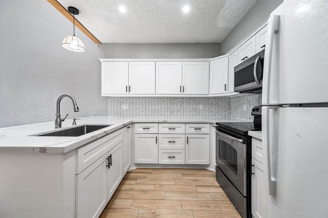 12213 Sandpiper Drive 122, Houston, TX 77035