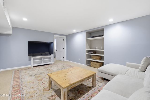 11414 Whitney Hill Rd, Louisville, KY 40299