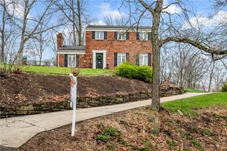 181 E Highland Dr, Peters Twp, PA 15317