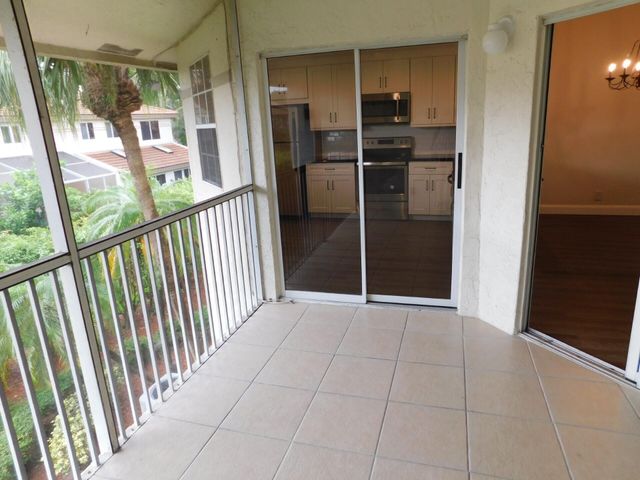 6630 Via Regina, Boca Raton, FL 33433