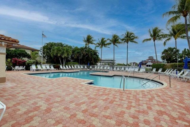 6630 Via Regina, Boca Raton, FL 33433