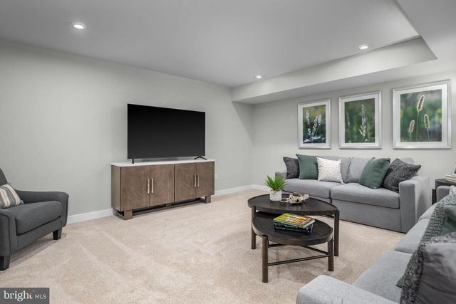 6052 LANCING DR, Sykesville, MD 21784