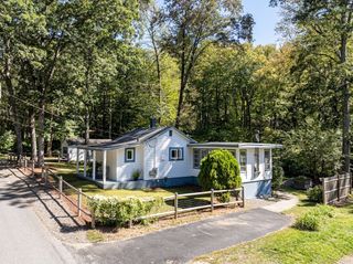 6 Yale Road, Hopkinton, MA 01748