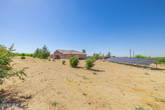 33000 106th Street, Juniper Hills, CA 93543
