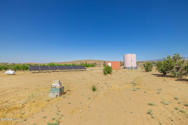 33000 106th Street, Juniper Hills, CA 93543