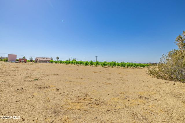 33000 106th Street, Juniper Hills, CA 93543