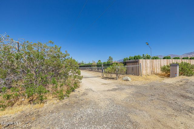 33000 106th Street, Juniper Hills, CA 93543