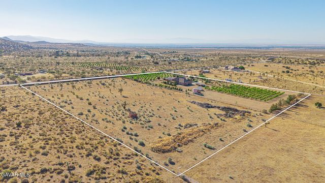 33000 106th Street, Juniper Hills, CA 93543