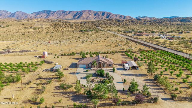 33000 106th Street, Juniper Hills, CA 93543