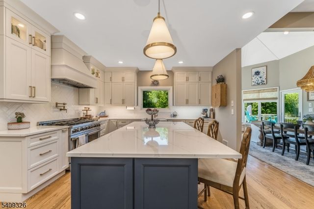 16 Wolverton Rd, Franklin Twp., NJ 08867