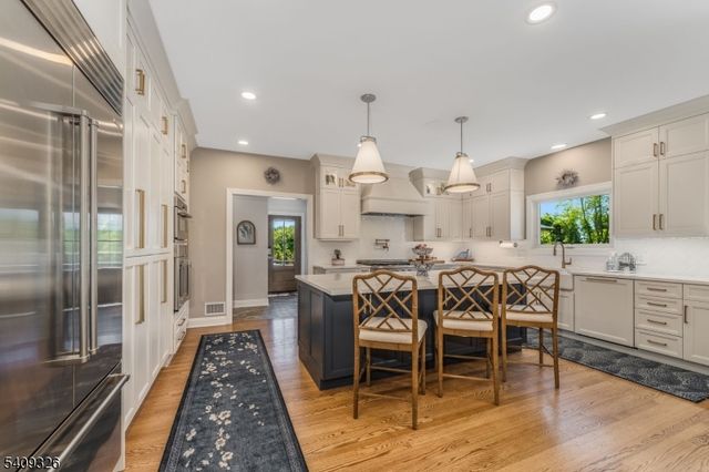16 Wolverton Rd, Franklin Twp., NJ 08867