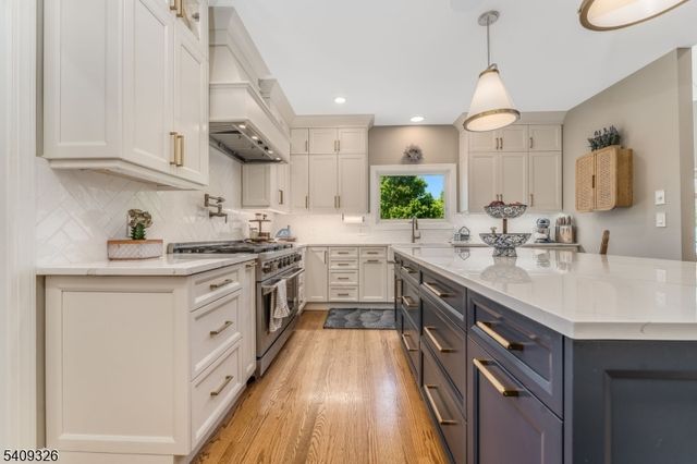 16 Wolverton Rd, Franklin Twp., NJ 08867