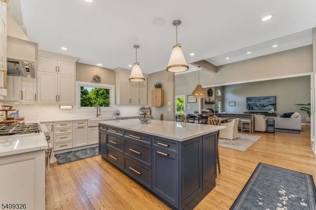 16 Wolverton Rd, Franklin Twp., NJ 08867