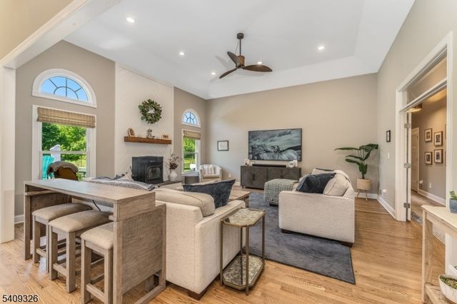 16 Wolverton Rd, Franklin Twp., NJ 08867