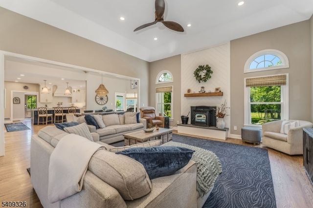 16 Wolverton Rd, Franklin Twp., NJ 08867