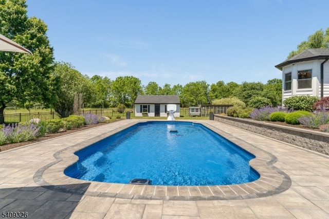 16 Wolverton Rd, Franklin Twp., NJ 08867