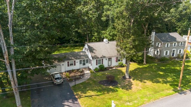 32 Anawan Rd, North Attleboro, MA 02760