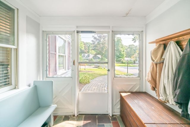 32 Anawan Rd, North Attleboro, MA 02760