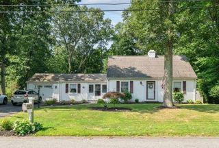 32 Anawan Rd, North Attleboro, MA 02760