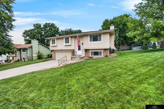 19018 Morrissey Circle, Elkhorn, NE 68022