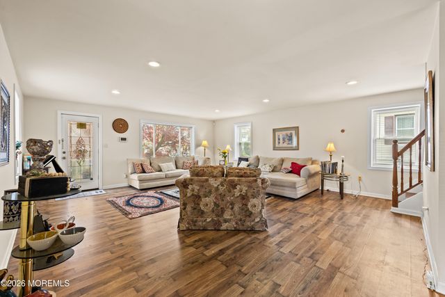 74 Wildwood Avenue, Edison, NJ 08837