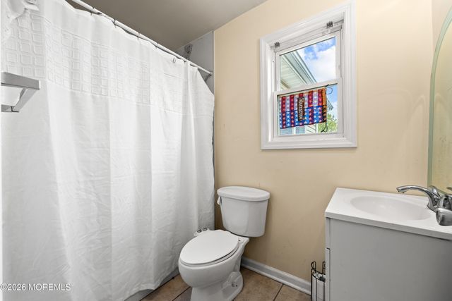 74 Wildwood Avenue, Edison, NJ 08837